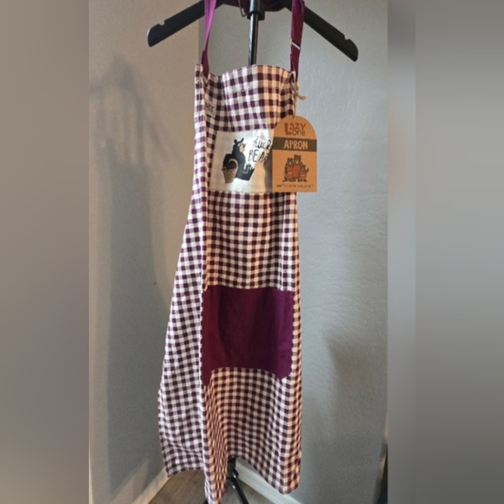 Lazy ONE Huckle Beary Apron NWT